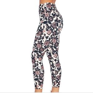WILDFOX SWEAT “Abstract Roses” High Rise Leggings Size Small NWT